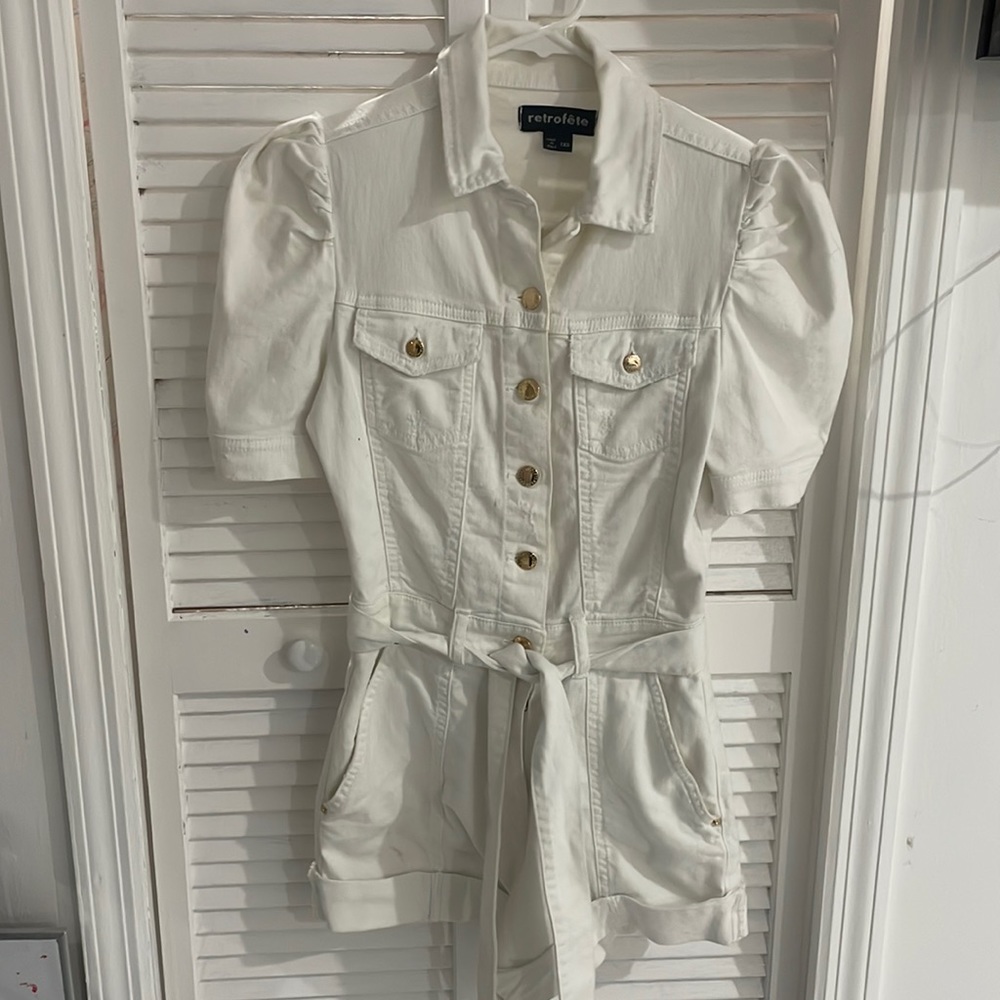Retrofete made in Italy. white vintage romper XS used one time.